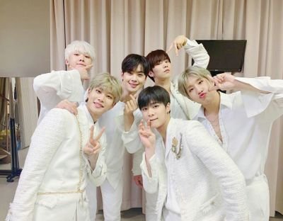 Nama:nadiya
Tgl lahir:2005_25 november
From:indonesia
My idollize: ASTRO&BLACKPINK & BTS
WANNA BE YOUR STAR ASTRO