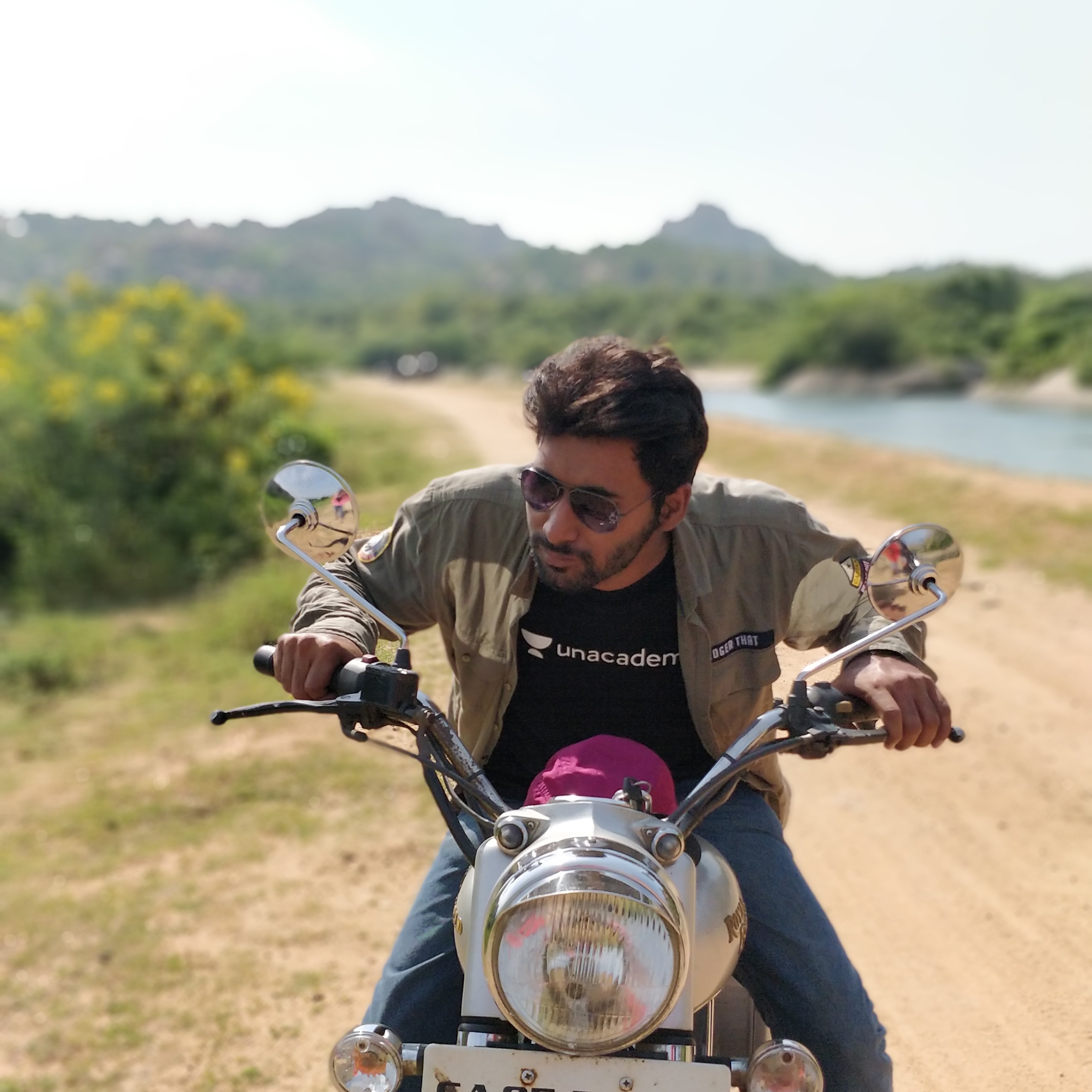 pranaymishra_'s profile picture. Tech enthusiast & efficient solutions nerd😎 | Championing  AI in business 🚀 | Explorer at heart✈️ | Navigating digital transformation—let’s connect!