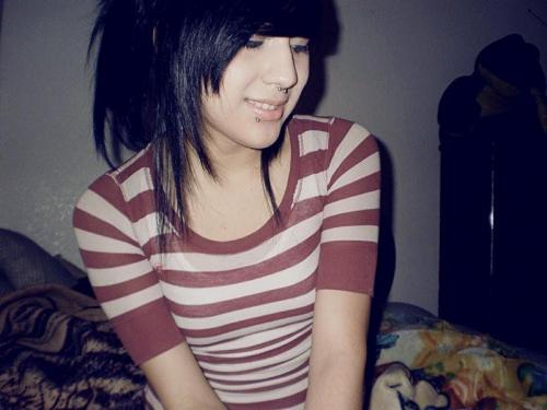 Tanyaa, I wove Kenzi Hussy 
^-^ we hash a family me, him, and our two kittys, Pikachu and Buxton! ^-^