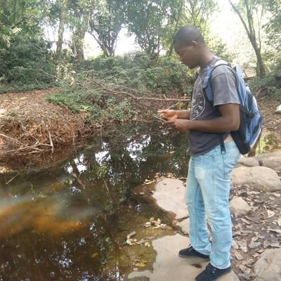 Né: le 15 Mars 1992 à Conakry (Guinée) de père militaire et une mère marchande.
Je suis un cartographe de formation