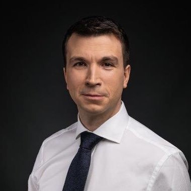Kocham wolność. Jestem wdzięczny wcześniejszemu pokoleniu za swobodę. Żądam przestrzegania konstytucji! Opinie prywatne. he/him