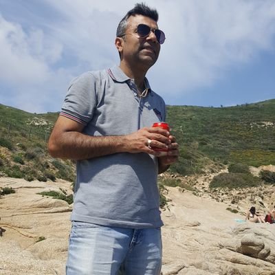 FRENCH🇫🇷born in India 👉#IHM Pusa 👉#ECOLEVATEL...love beer..spicy food..travel a lot..owner of a restaurant and proud father of two😁