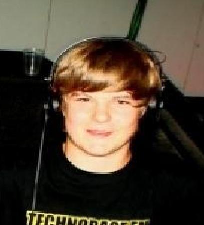 TBHibbe's profile picture. Resident DJ of TechnoBase.FM
Visit:
http://t.co/kPdZCmj76R