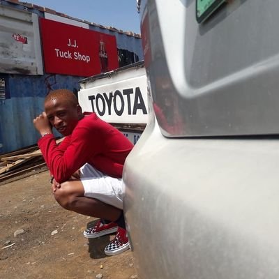 GoldieStupid's profile picture. Loners Paradise.