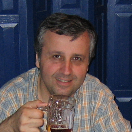 rossello's profile picture. Con familia, nerd de profesión, pasión por la música y la tecnología, aficionado a las cosas buenas...