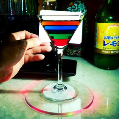 おうちカクテルが大好きなアカウントです。Barでのカクテル選びや自宅でのレシピ探しに活用してみては？レシピとレビューを手動でツイートしています。