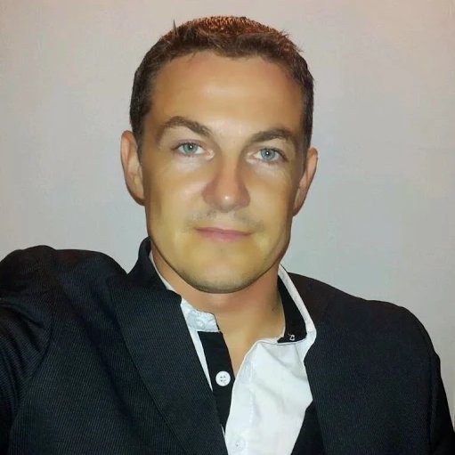 ššI am looking for friends
je suis a la recherche des amis