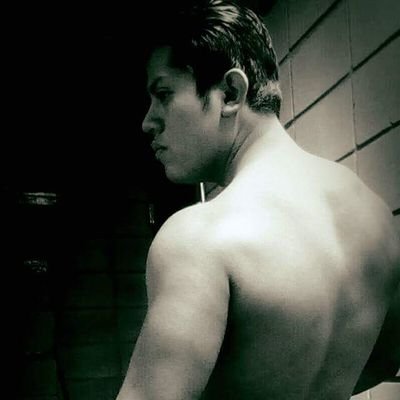 marin_maverick's profile picture. El universo consiente de la belleza de los hombres está dispuesto a darte lo que merecws por derecho divino la pregunta es : estás dispuesto a recibirlo ?