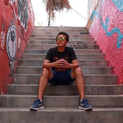 Crema, comunicador y traigan más vino que copas nos sobran.