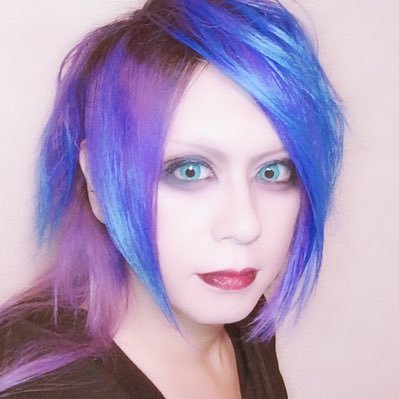 A型,Bass,Composer,Dark Märchen