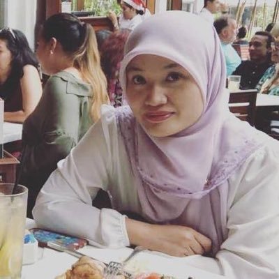 Kalau org islam tidak peduli dengan politik,nescaya kita akan dipimpin oleh pemimpin yang tidak peduli kan islam..