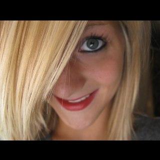AshleyLoftonx's profile picture. 