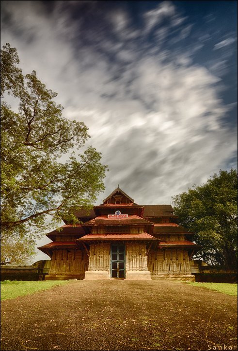 Thrissur Circle was established in April 1997 with 39 Monuments/Sites in Kerala & adjoining districts of Tamilnadu viz. Kanyakumari, Tirunelveli & Nilgiri