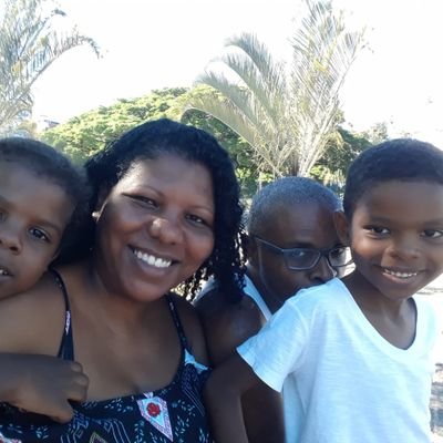 Cynthia90407547's profile picture. Professora, Mãe de Dois!