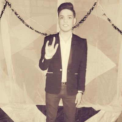 AhmedAb88192389's profile picture. ‏مدام نور الله في عيني لن اعرف معن العتمة