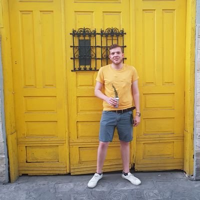 Alex_tamez90's profile picture. Químico sin capacidad de diferenciar el agua del aceite. Medio bipolar, medio guapo y medio pensante.