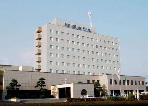 鹿児島県霧島市溝辺町にあるホテルです。　鹿児島空港の目の前。
ブライダル・宿泊・食事等の情報をつぶやいていきます。