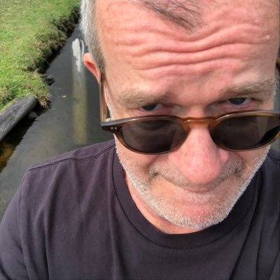 dlstphns's profile picture. proud liberal Tesla owner/supporter/*driver*