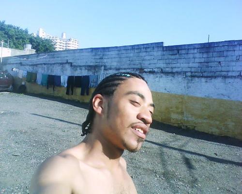 eu sou um cara legal sincero e verdadeiro e descarto falsidades e mentiras