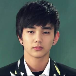 Yooseungho1010's profile picture. ユスンホくんの演技が大好きになりました…！ まだ見れてない作品も多くある、新参者ですがよろしくお願いしますm(_ _)m 演技とかドラマとか難しいことはよく分かりませんが、ただただ彼がつくるものを楽しんで呟いていこうと思います。 @yeowoon1010←ペクドンス ヨウン専用垢