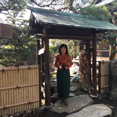 mitsuemena's profile picture. 《著書》 ※詩集 「季節のやさいとくだもの大行進」 ※エッセイ 「癒されない人 癒される人」 ※写真詩集 「内側ではなく、外側にある、物語り。」(Kindle版) ※ 写真と文 「月とわたし」(Kindle版) ※連載絵本 『少女の口音』 ※朗読(CD) 『心に残る昔ばなし』