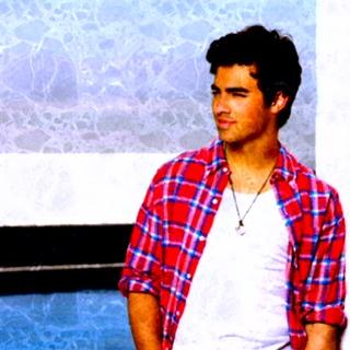 BBGoodToJonas's profile picture. well, i could go on for hours telling you about myself, but that would bore you, so lets just say im.. Different.. ;) x