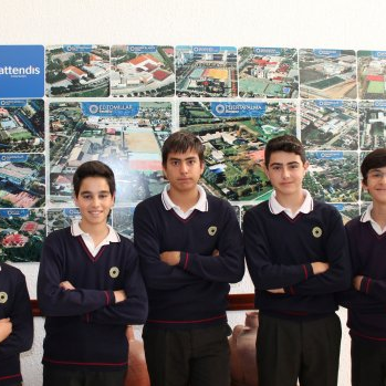 Grupo de alumnos del Colegio El Tomillar (Badajoz) que apuestan por un periódico digital dinámico y juvenil con noticias, entrevistas, reportajes, vídeos, etc.