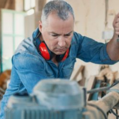 The American Kitchen Cabinet Alliance is a coalition of organizations that have joined forces to fight for American kitchen cabinet workers and our industry.