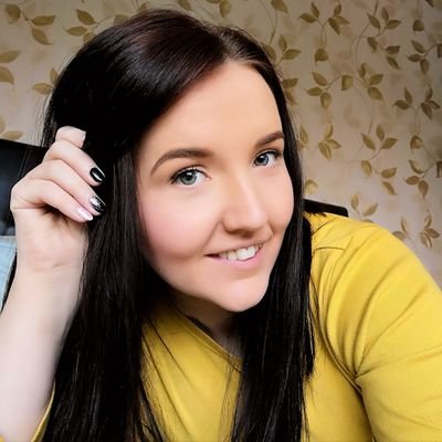 Sheffield based beauty, health and skincare blogger  Find my YouTube channel: Steel City Miss
#beautyblogger #weblognorth #bblog #sheffieldbloggers