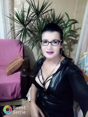 Antalya da yaşıyorum normalde Muğla Dalaman da gazinoda çalışıyorum travesti yım ucretliyim