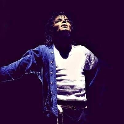 24 % « Ｒｏｌｅｐｌａｙｅｒ »
 ¡qυıeяø мı oтp! 
( MƊ'ѕ αвιєятσѕ ) Adicta al chocolate, la Coca cola y las empanadas de atún. 💙 💞 Michael Jackson, my King, my angel.❤️