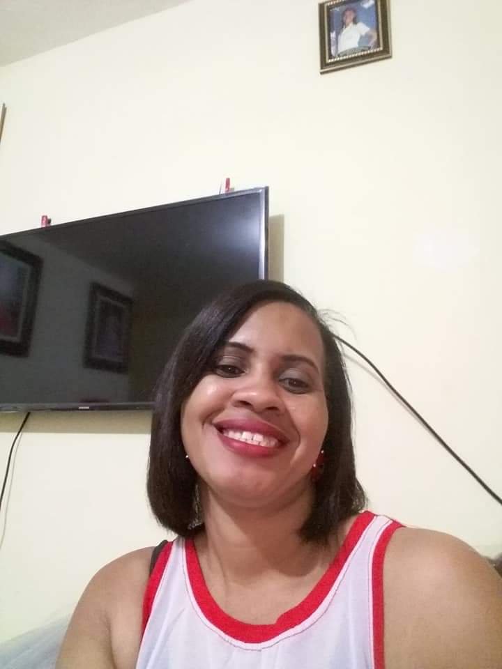 elisabetloran's profile picture. sencilla