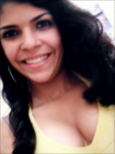 nαõ me descrevo em siimples pαlαvrαs , sigα-me ?