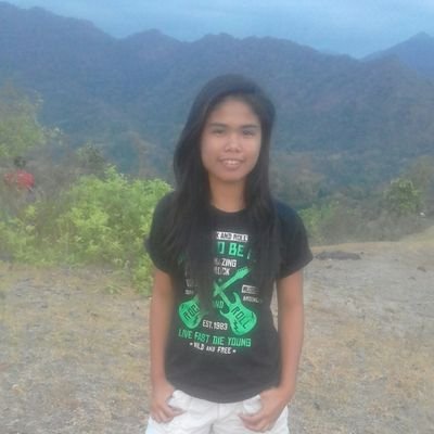 #d na kasi marunong magmahal#
          (pusong bato)