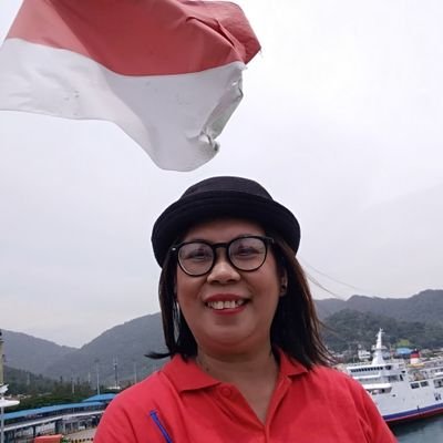 Lovely wife, Influencer Jokowi, MC  &  Moderator. Contact me: elisa201165@gmail.com