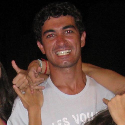 mavimope's profile picture. Dócil, carrancudo e esdrúxulo.