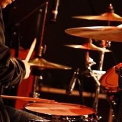 DdrumK's profile picture. バンド・ドラム。気軽にフォローしてください！無言フォローすみません。