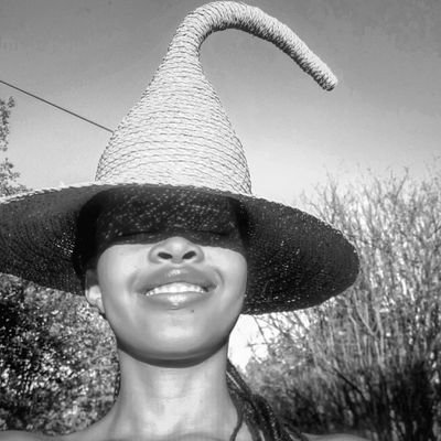 Contrary to popular belief, I am an idiot in real life. Deep-fried Oreo evangelist. Matjekelane oa puo ea Sesotho. Aspiring famo music video director.