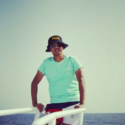 اللهم يامقلب القلوب ثبت قلبي علي دينك وعلي حب نبيك محمد صلي الله عليه وسلم. military officer