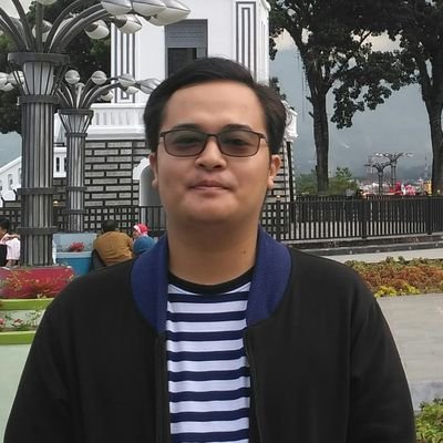 r_hadi13's profile picture. Manusia haruslah berdaya, mencoba berjuang, kalah atau menang dalam ikhtiarnya itulah hidup.