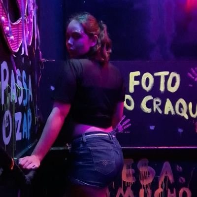 É do ouro de Oxum que é feita a armadura que guarda meu corpo, garante meu sangue, minha garganta. O veneno do mal não acha passagem...