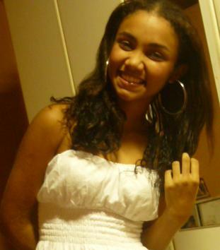 Sou supeer legal,tenho 16 anoos e curto mt a minha vida como qualquer adolescente :D
