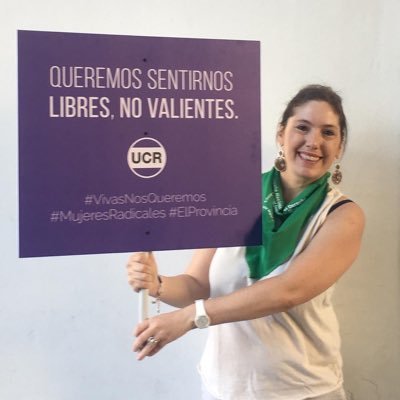 Politóloga. Socialdemócrata. Feminista #AdmPública #DesarrolloLocal #Ogov #PartCiudadana #Género #DDHH. Chascomús/ Buenos Aires/ Madrid.