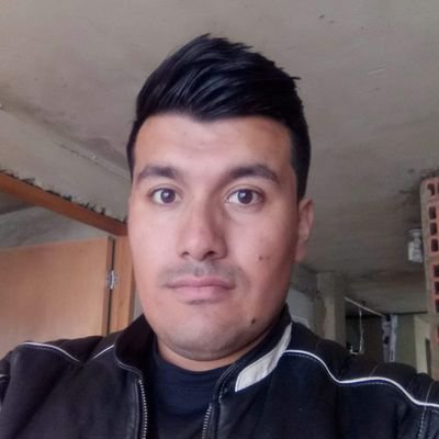 joven de 33 años le gusta musica especilamente en español y rock,me facina manejo programas de diseño y tomar fotos, aveces leer,praticando natacion