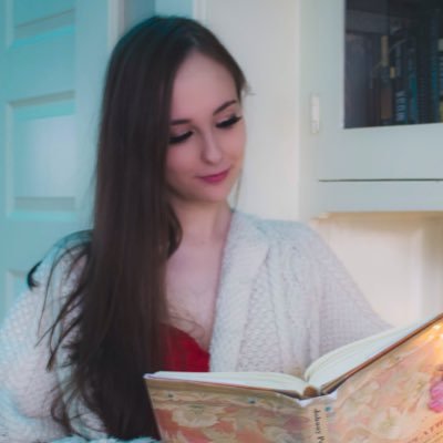 writingcjw's profile picture. Freelance Writer.