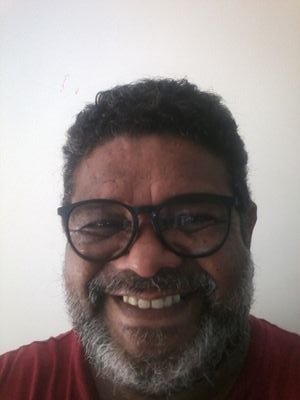 Nasci no Brasil. Sou casado com Alice Fogaça , tenho duas filhas e duas netas.
Graduando em Enfermagem e Administração.