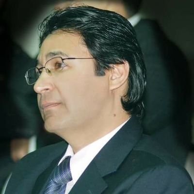 شاعر وكاتب صحفي. عضو النقابة العامة لاتحاد كتَّاب مصر. مهتم بالآداب والفنون البصرية. يعمل لدى مركز الملك فيصل للبحوث والدراسات. أصدر 12 كتابا في الشعر والأدب