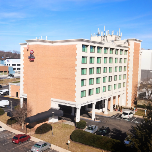 Located in Rockville, MD., we're a family friendly hotel. Follow us for Twitter fan deals on space & accommodations. We like to re-tweet our follower's updates!