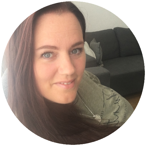 Oliefde's profile picture. Mom of 2 ★ Essential oils ★ Photographer ★ Graphic Designer ★ Entrepreneur ★ YL Executive