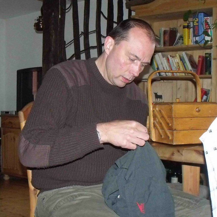 JamesMo73155659's profile picture. I consider myself to be a fairly honest and truthful person , i am a general and optimistic person with a sense of humor easy going and i don't think am too cri